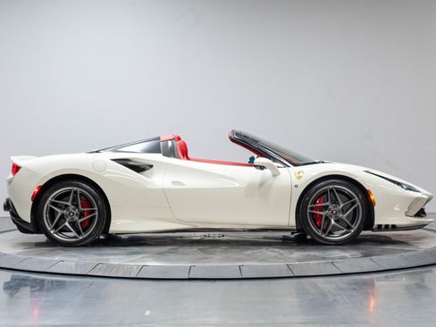 Used 2021 Ferrari F8 Tributo RWD image 22