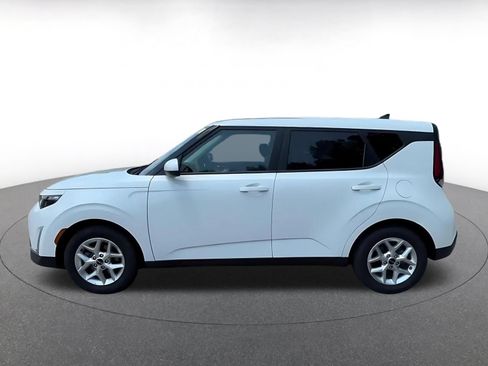 Used 2025 Kia Soul LX w/ LX Technology Package FWD image 9