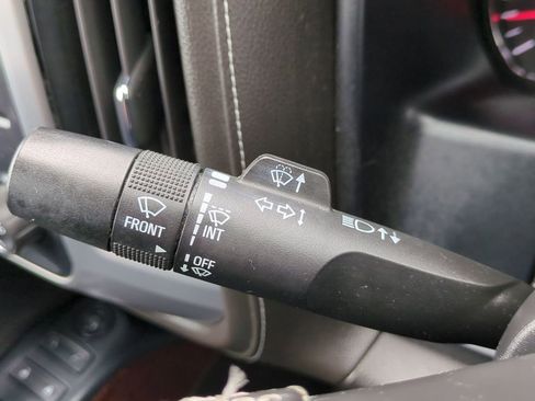 Used 2014 GMC Sierra 1500 SLE image 25