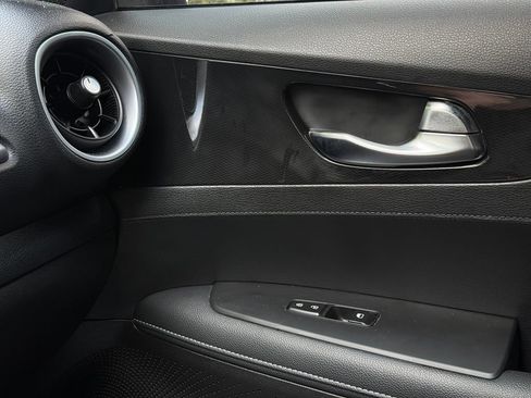 Used 2023 Kia Forte GT-Line w/ GT-Line Technology Package FWD image 33