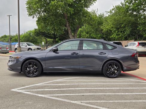 Used 2025 Honda Accord SE image 7