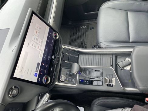 Used 2024 Lexus GX 550 image 26