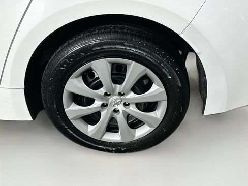 Used 2024 Toyota Corolla LE FWD image 11