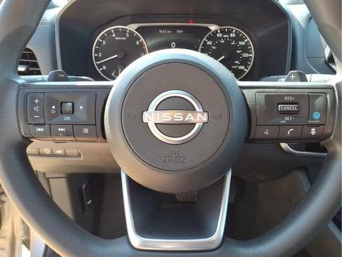 Used 2024 Nissan Rogue SV FWD image 14