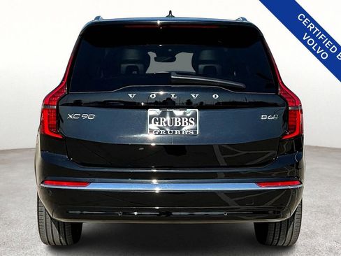 Certified 2025 Volvo XC90 B6 Plus image 6