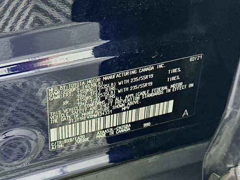 Used 2021 Toyota RAV4 Limited image 12