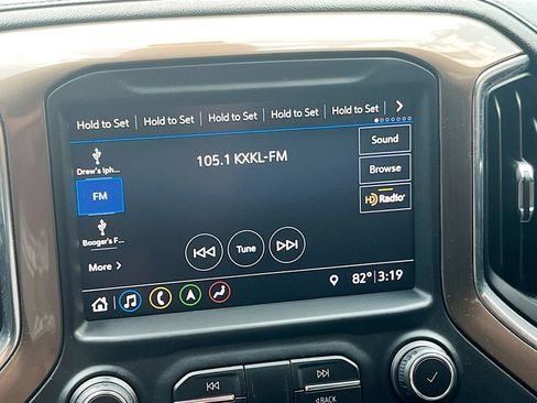Used 2019 Chevrolet Silverado 1500 High Country w/ Technology Package AWD/4WD image 15