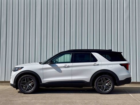 New 2026 Ford Explorer ST w/ Sun And Sound Package AWD/4WD image 3