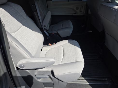 Used 2024 Toyota Sienna LE AWD/4WD image 24