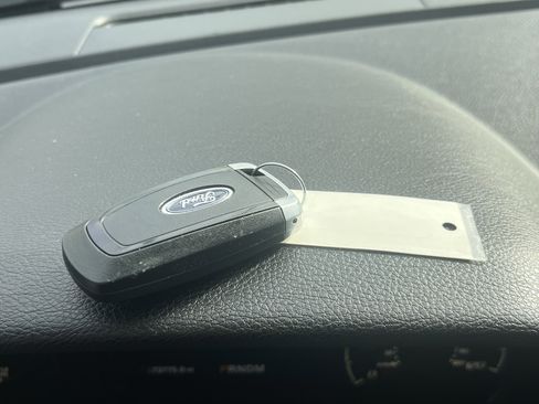 Used 2018 Ford F150 Lariat w/ Equipment Group 502A Luxury image 18