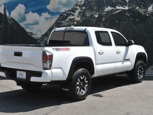 Certified 2022 Toyota Tacoma TRD Off-Road w/ Technology Package AWD/4WD image 3