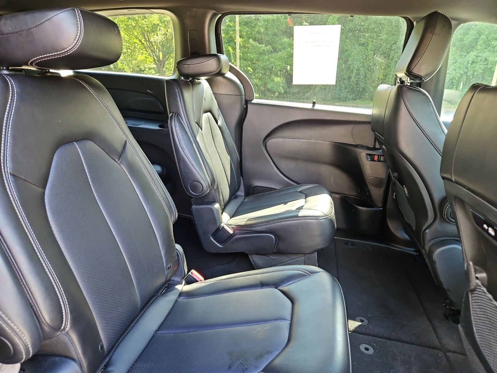 Used 2025 Chrysler Pacifica Select FWD image 17