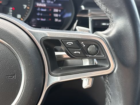 Used 2018 Porsche Macan AWD/4WD image 17