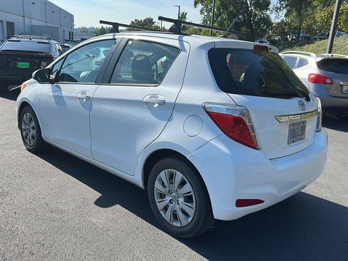 Used 2012 Toyota Yaris LE FWD image 2