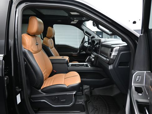 Used 2024 Ford F350 Platinum w/ FX4 Off-Road Package image 13