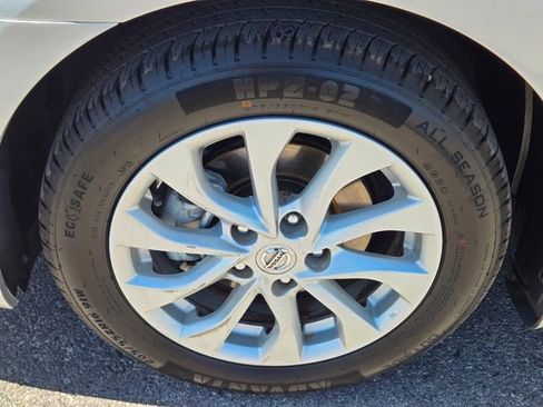 Used 2019 Nissan Sentra SV image 12