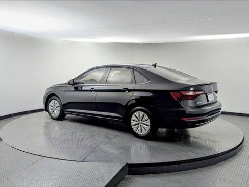 Used 2020 Volkswagen Jetta S image 4