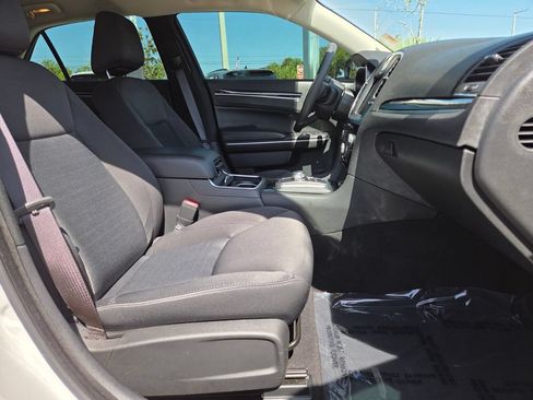 Used 2023 Chrysler 300 Touring w/ Sport Appearance Package RWD image 15