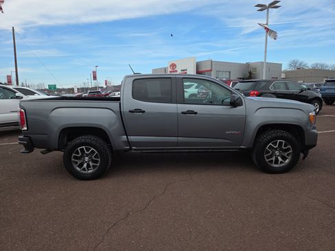 Used 2022 GMC Canyon AT4 image 2