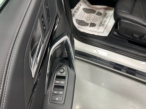 Used 2025 BMW X1 xDrive28i image 9