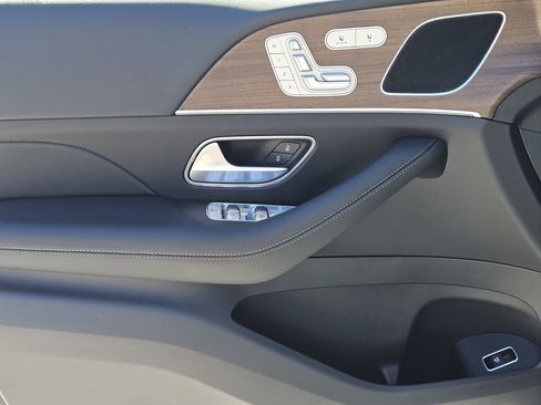 Certified 2025 Mercedes-Benz GLE 450 4MATIC image 23