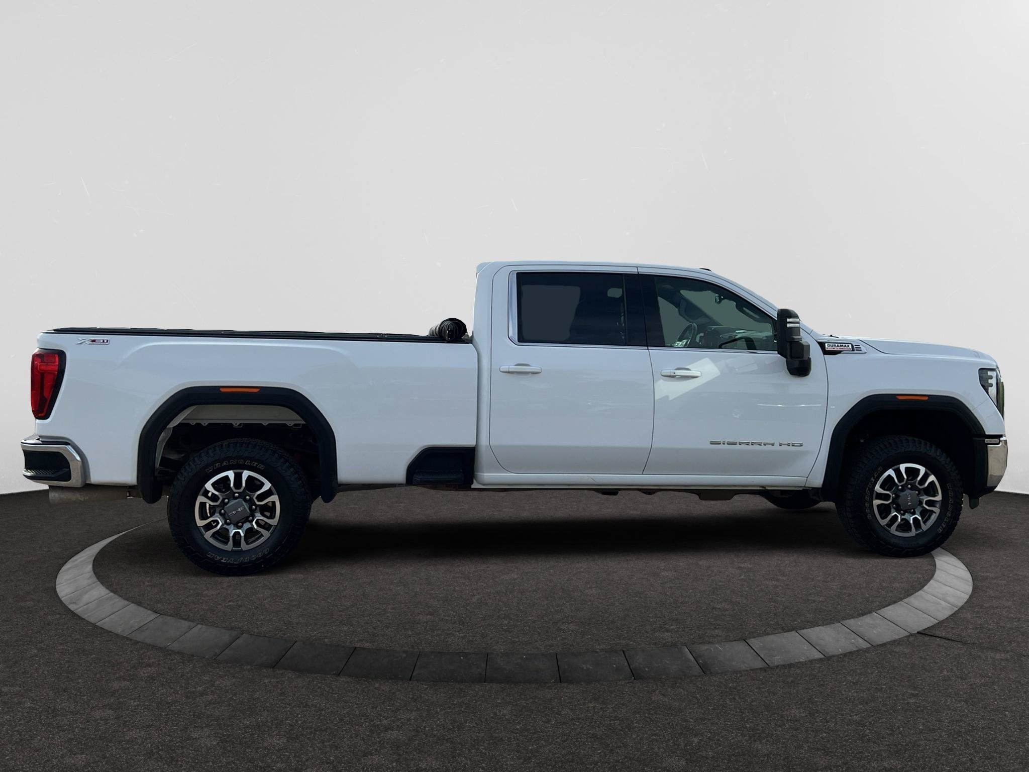 Used 2024 GMC Sierra 2500 SLE w/ SLE Value Package; AWD/4WD image 5