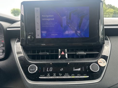 Used 2023 Toyota Corolla LE FWD image 28