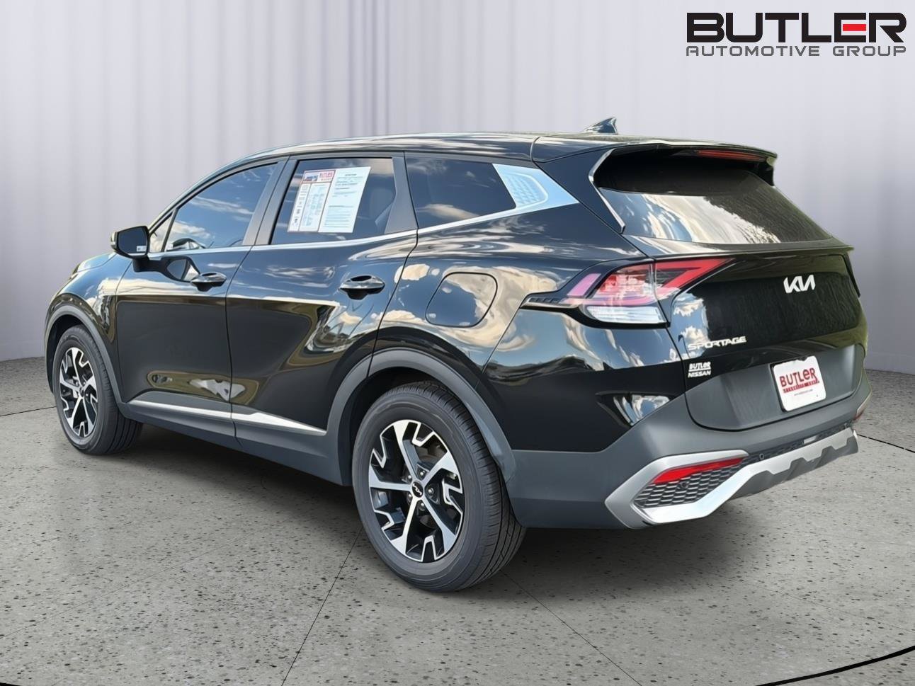 Used 2023 Kia Sportage EX FWD image 4