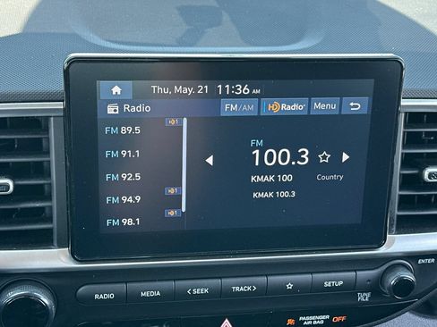 Used 2025 Hyundai Venue SEL FWD image 24