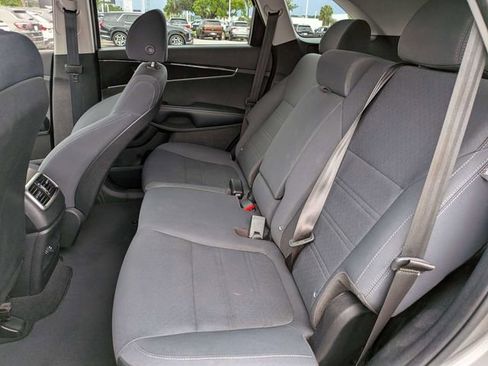 Used 2018 Kia Sorento L FWD image 13
