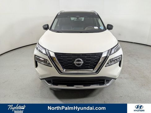 Used 2023 Nissan Rogue Platinum w/ Platinum Premium Package image 4