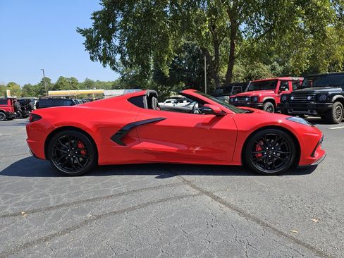Used 2024 Chevrolet Corvette Stingray Coupe w/ 1LT RWD image 2