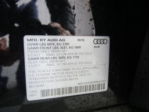 Used 2019 Audi e-tron Prestige w/ Prestige Package image 32