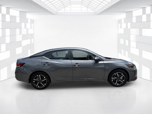 Used 2025 Nissan Sentra SV w/ Trunk Package FWD image 8