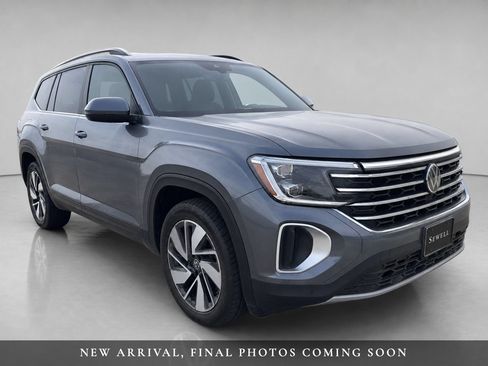 Used 2024 Volkswagen Atlas SE FWD image 3