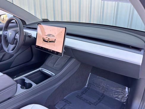 Used 2022 Tesla Model 3 image 15