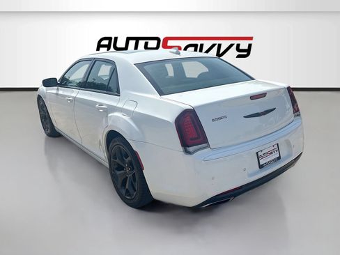 Used 2023 Chrysler 300 S w/ Comfort Group RWD image 5