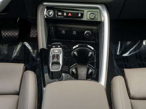 Certified 2025 Audi Q5 Premium Plus w/ Premium Plus AWD/4WD image 17