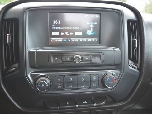 Used 2018 Chevrolet Silverado 1500 W/T w/ Trailering Package image 20