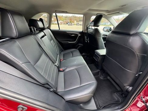 Used 2020 Toyota RAV4 Limited image 14
