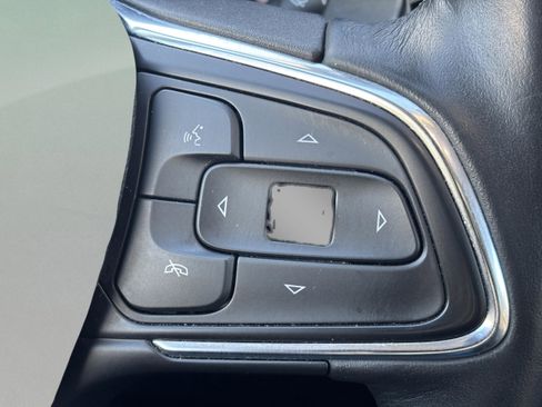 Used 2021 Buick Envision Essence w/ Technology Package I image 27