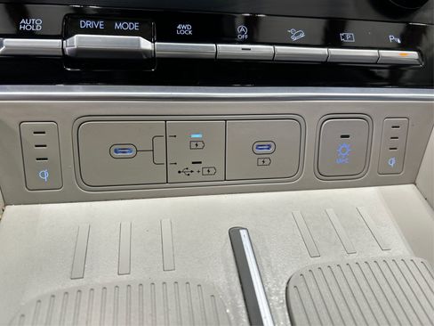 Used 2025 Hyundai Santa Fe Calligraphy image 34