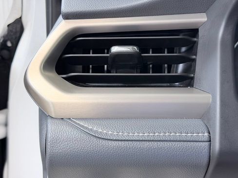 Used 2022 GMC Acadia Denali w/ Denali Ultimate Package FWD image 50