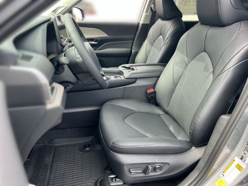 New 2026 Toyota Grand Highlander Limited image 8