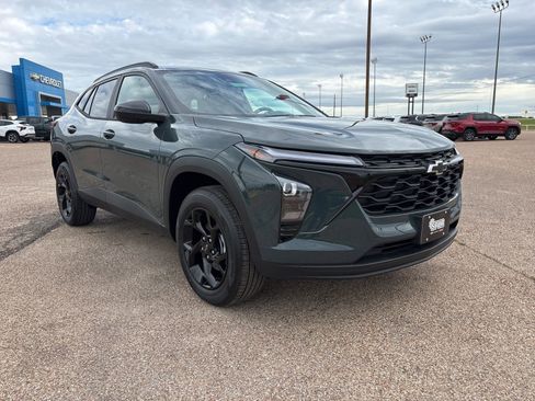 New 2026 Chevrolet Trax LT w/ Driver Confidence Package FWD image 8