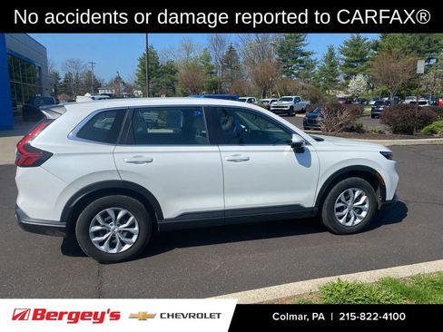 Used 2023 Honda CR-V LX image 2