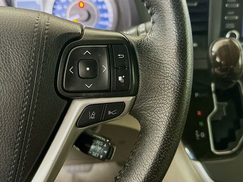 Used 2020 Toyota Sienna XLE FWD image 17