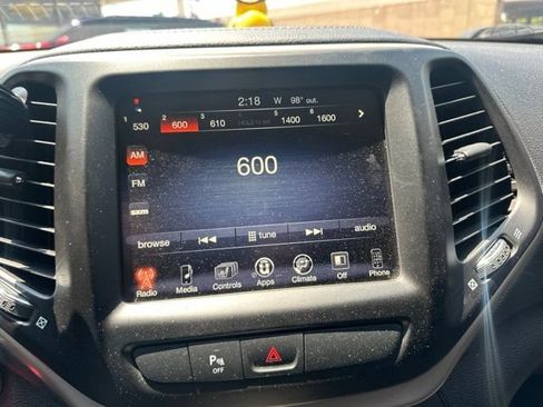 Used 2017 Jeep Cherokee Latitude w/ Safety/Convenience Group AWD/4WD image 15