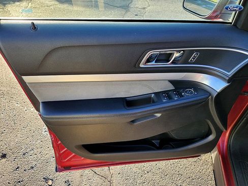 Used 2017 Ford Explorer XLT w/ Equipment Group 202A image 13