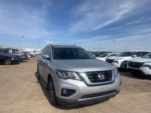 Used 2019 Nissan Pathfinder SL w/ Cargo Package image 2